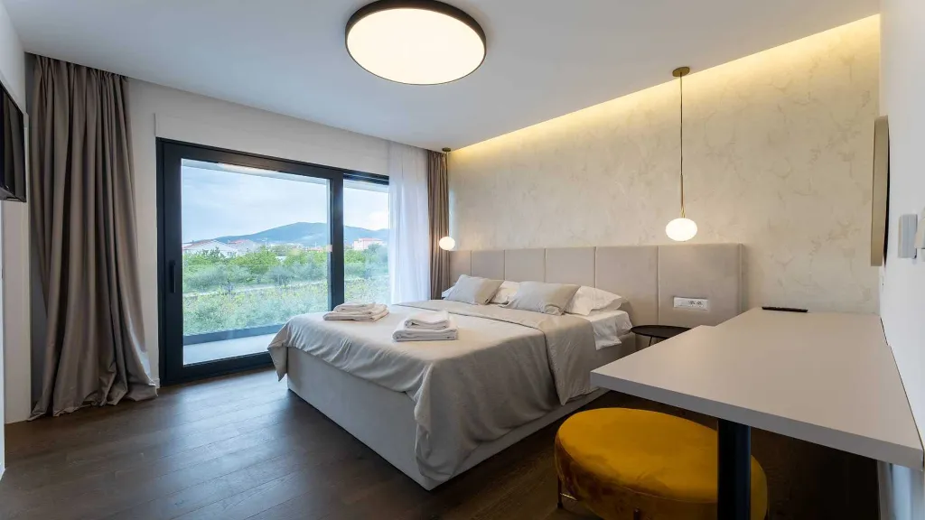 Kaštel Stari Villa for Up to 10 Guests with Pool
