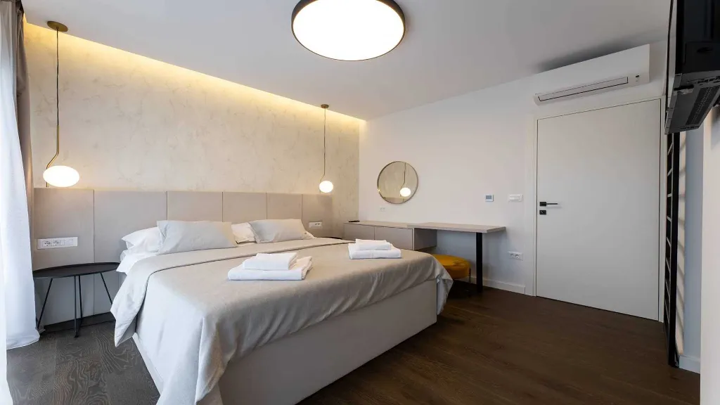 Kaštel Stari Villa for Up to 10 Guests with Pool