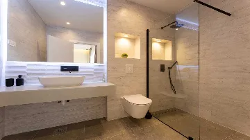 Kaštel Stari Villa for Up to 10 Guests with Pool