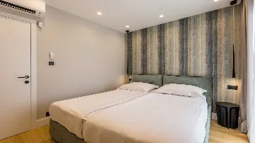 Seafront Villa for 6 Guests in Pijavičino