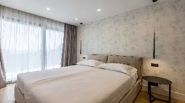 Seafront Villa for 6 Guests in Pijavičino