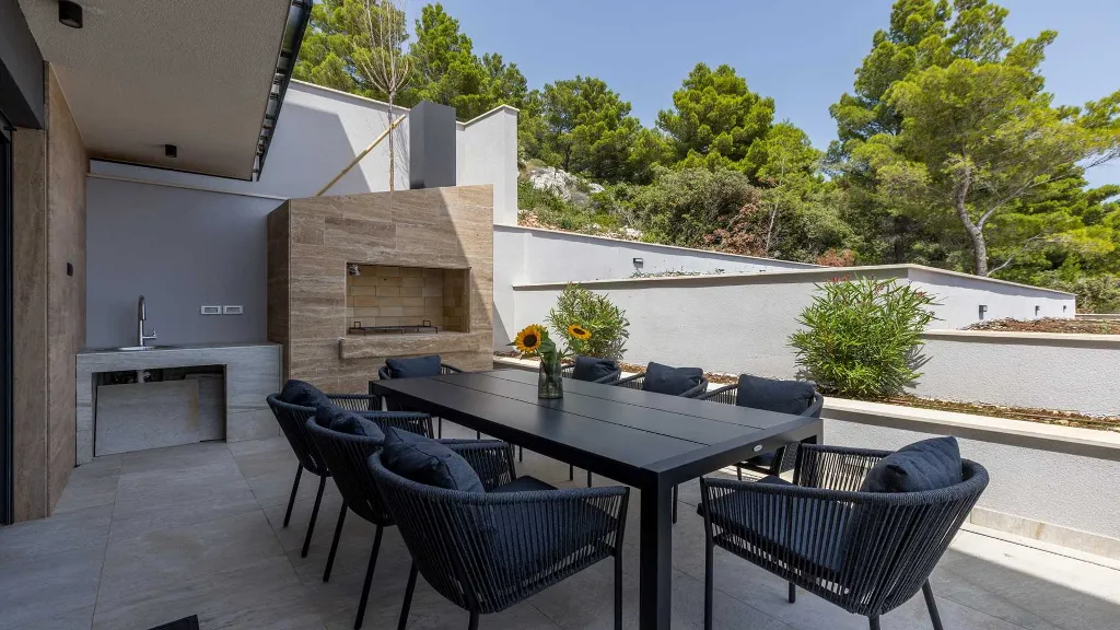 3-Bedroom Modern Villa in Pijavičino with Sea Views