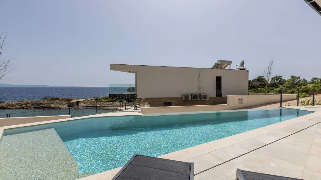 3-Bedroom Modern Villa in Pijavičino with Sea Views