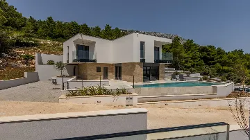 3-Bedroom Modern Villa in Pijavičino with Sea Views