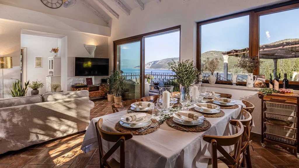 4-Bedroom Villa in Molunat (Sleeps 8)