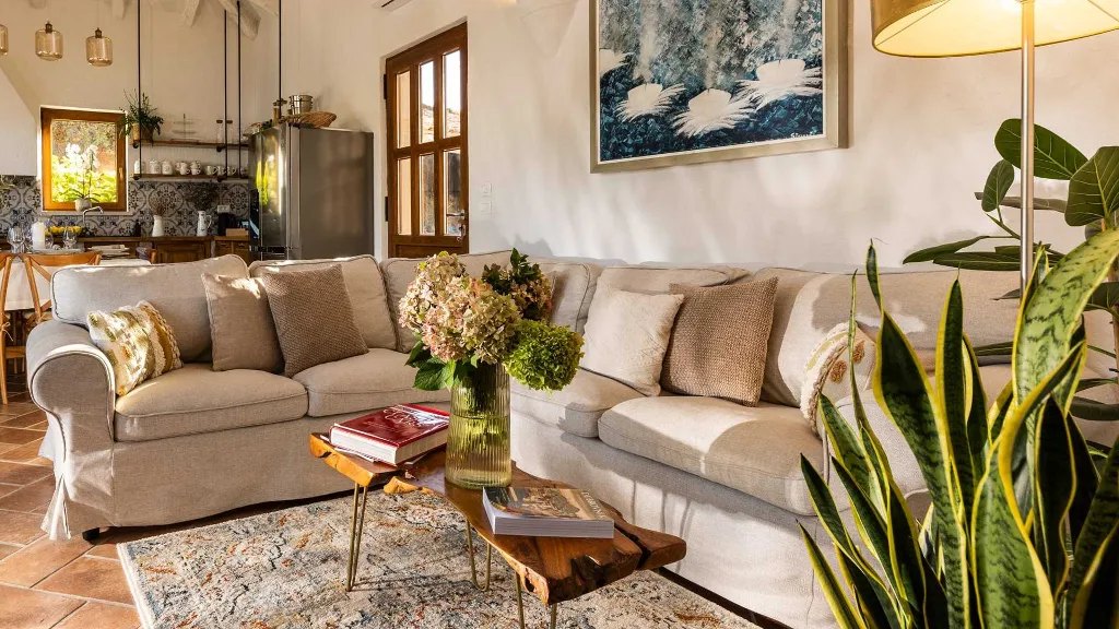 4-Bedroom Villa in Molunat (Sleeps 8)