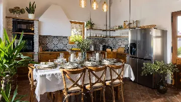 4-Bedroom Villa in Molunat (Sleeps 8)