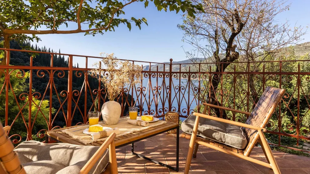 4-Bedroom Villa in Molunat (Sleeps 8)