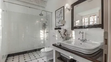 4-Bedroom Villa in Molunat (Sleeps 8)