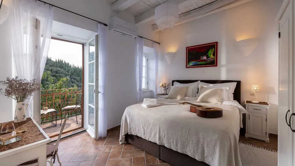 4-Bedroom Villa in Molunat (Sleeps 8)