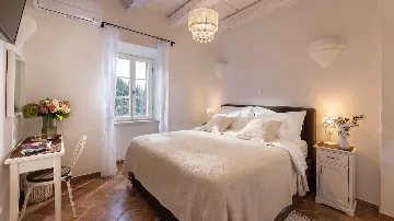 4-Bedroom Villa in Molunat (Sleeps 8)