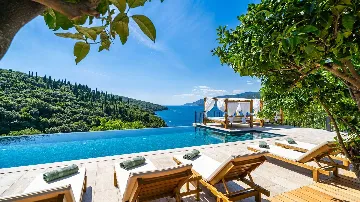 4-Bedroom Villa in Molunat (Sleeps 8)