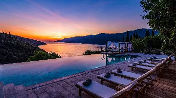 4-Bedroom Villa in Molunat (Sleeps 8)