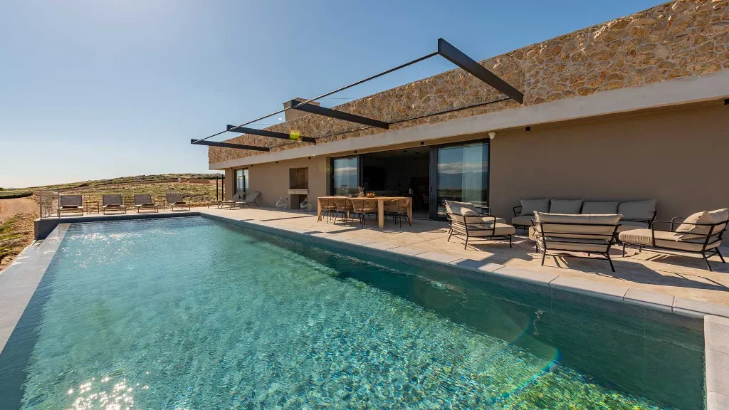 4-Bedroom Villa in Povljana for Up to 10 Guests
