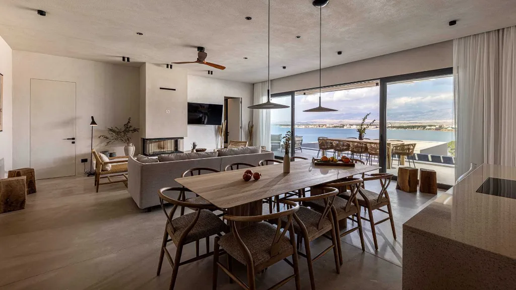 4-Bedroom Villa in Povljana for Up to 10 Guests