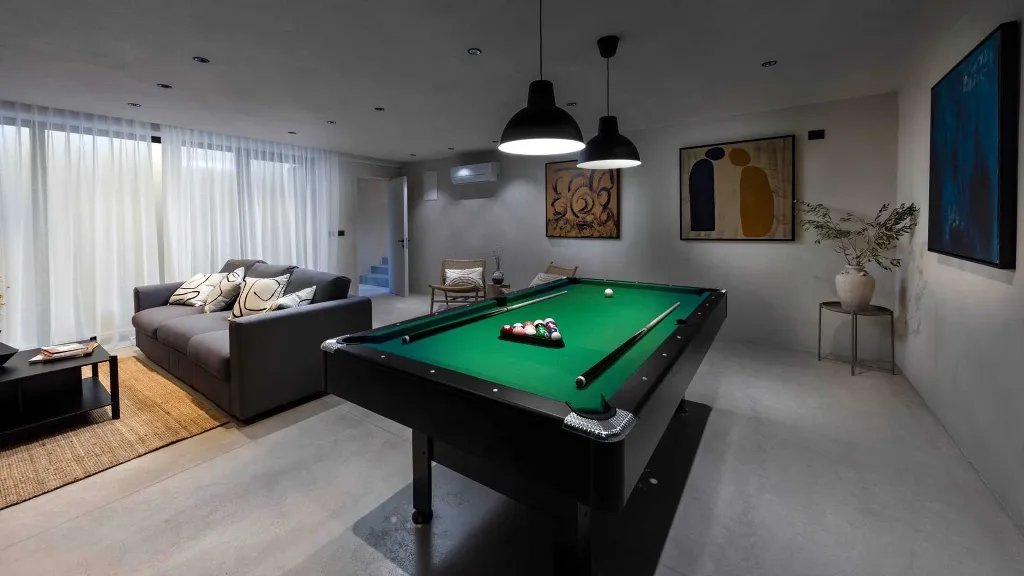 4-Bedroom Villa in Povljana for Up to 10 Guests