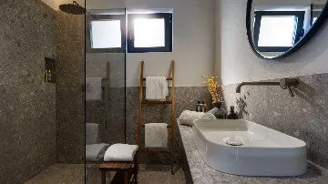 4-Bedroom Villa in Povljana for Up to 8 Guests