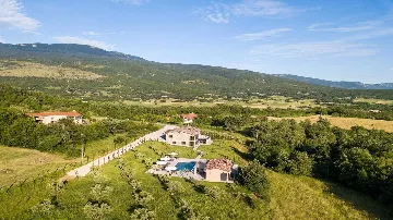 4-Bedroom Villa in Boljun for Up to 8 Guests