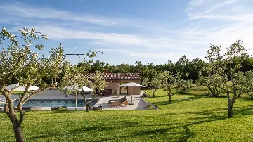 4-Bedroom Villa in Boljun for Up to 8 Guests