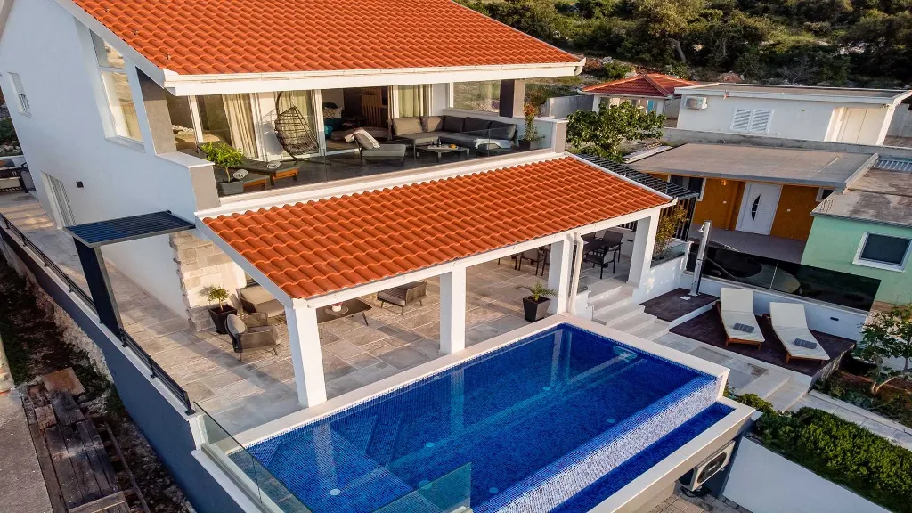 3-Bedroom Villa in Ražanj for Up to 8 Guests
