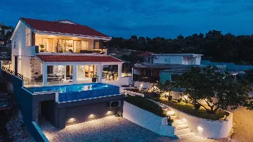 3-Bedroom Villa in Ražanj for Up to 8 Guests