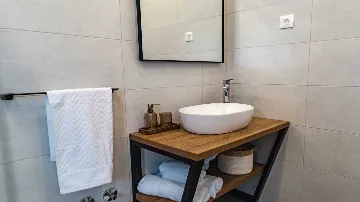 3-Bedroom Villa in Ražanj for Up to 8 Guests