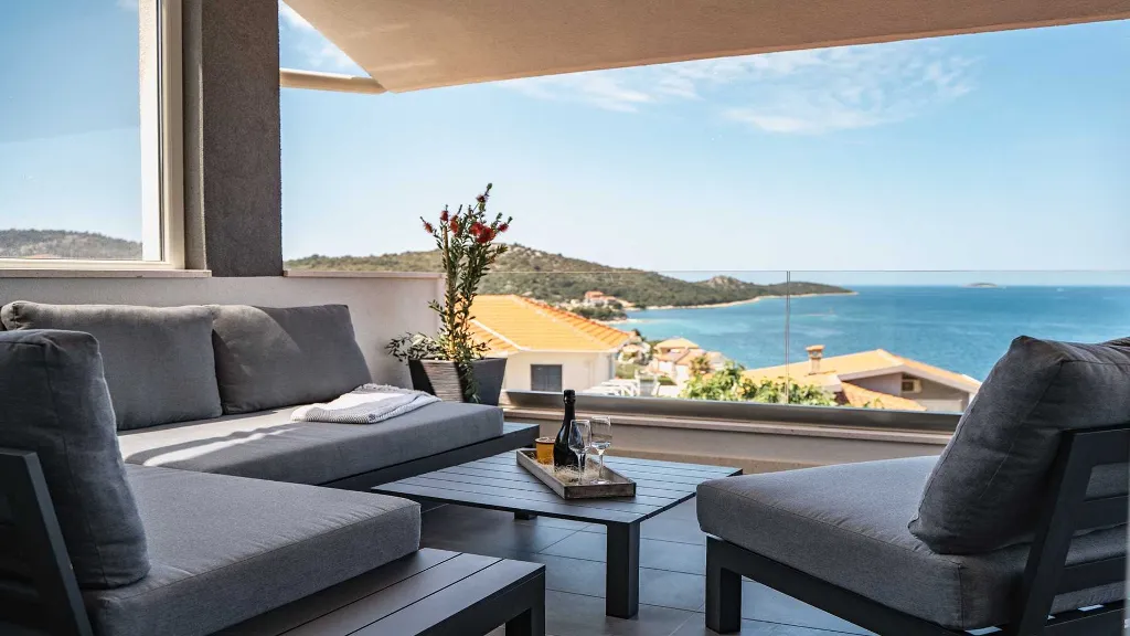 3-Bedroom Villa in Ražanj for Up to 8 Guests