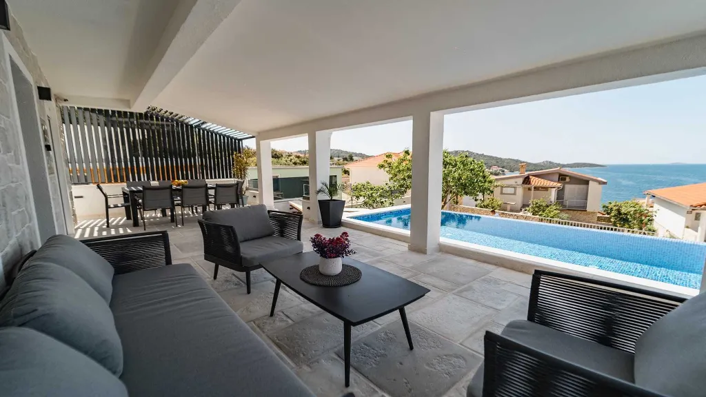 3-Bedroom Villa in Ražanj for Up to 8 Guests