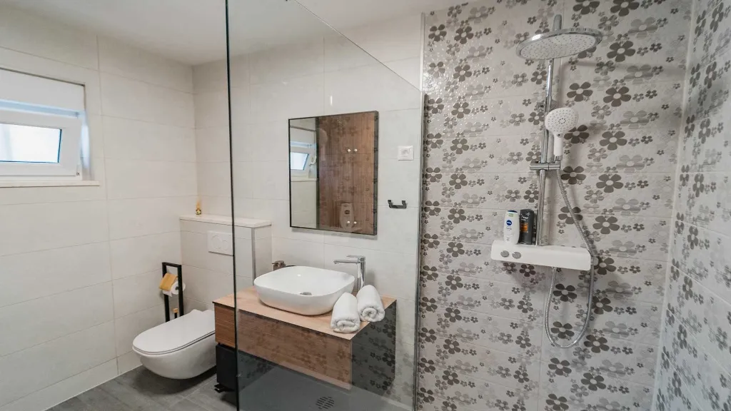 3-Bedroom Villa in Ražanj for Up to 8 Guests