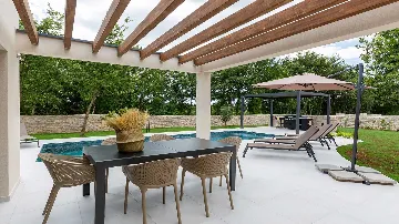 3-Bedroom Villa in Butkovići for Up to 6 Guests