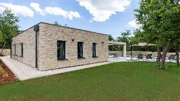 3-Bedroom Villa in Butkovići for Up to 6 Guests