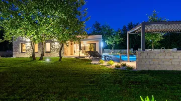 3-Bedroom Villa in Butkovići for Up to 6 Guests