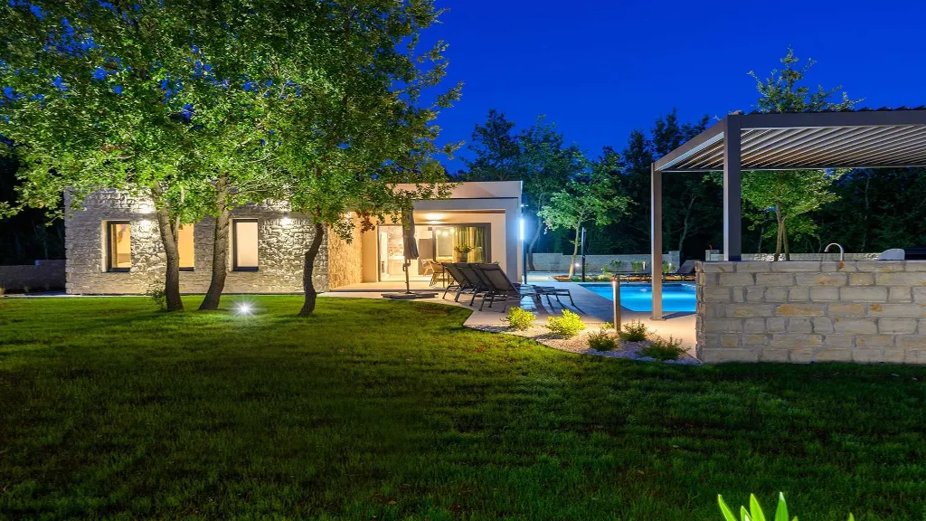 3-Bedroom Villa in Butkovići for Up to 6 Guests