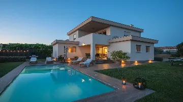 Villa in Pula with Private Outdoor Pool