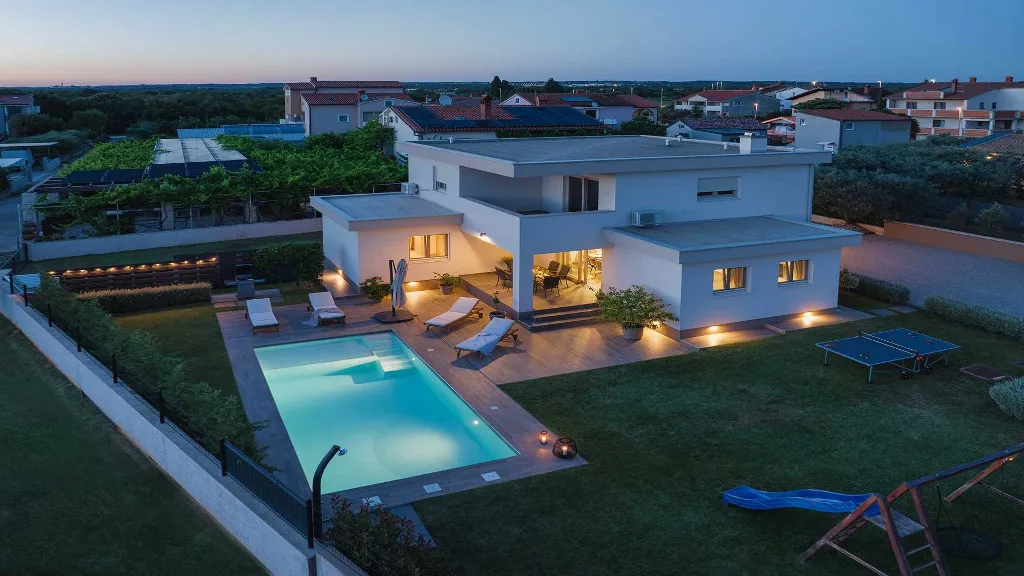 Villa in Pula with Private Outdoor Pool