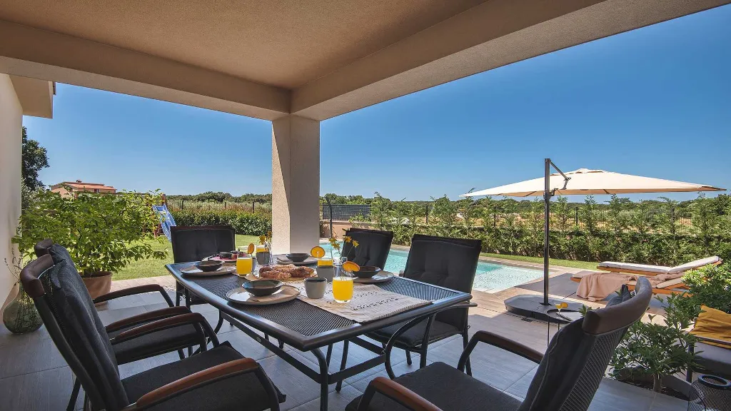 Villa in Pula with Private Outdoor Pool