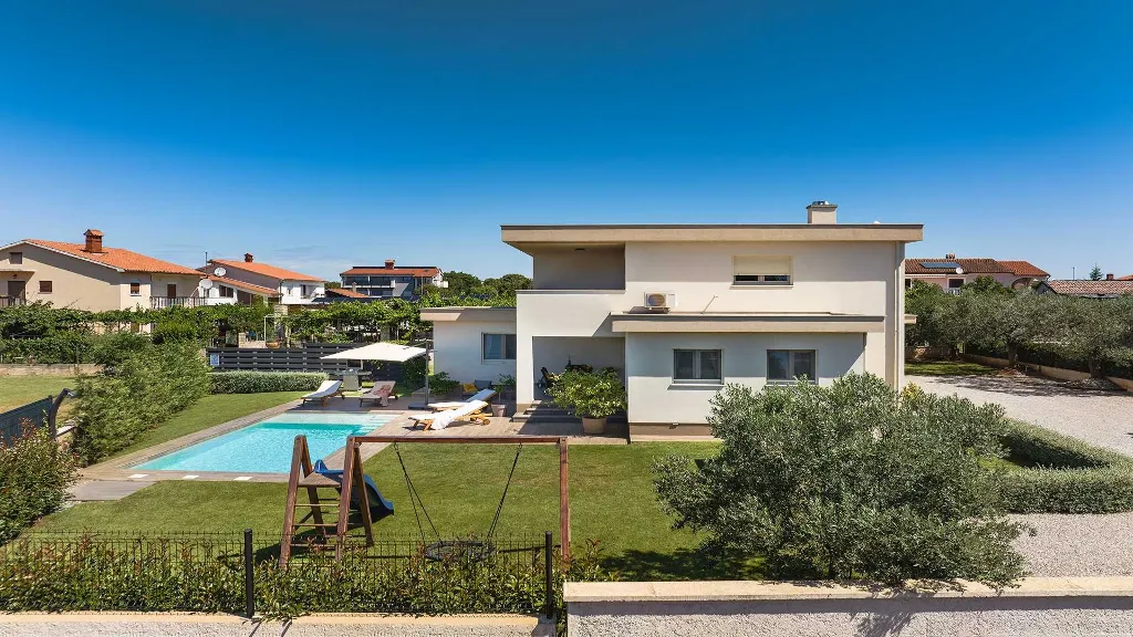 Villa in Pula with Private Outdoor Pool