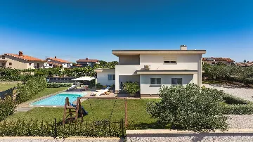 Villa in Pula with Private Outdoor Pool