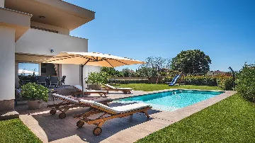 Villa in Pula with Private Outdoor Pool