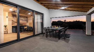 Modern Villa in Žman with Private Outdoor Pool