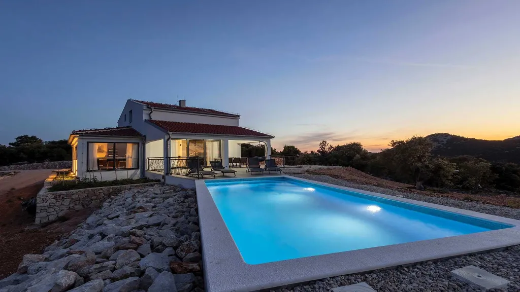 Modern Villa in Žman with Private Outdoor Pool