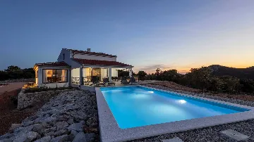 Modern Villa in Žman with Private Outdoor Pool