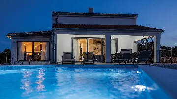 Modern Villa in Žman with Private Outdoor Pool