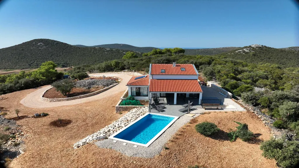 Modern Villa in Žman with Private Outdoor Pool