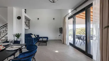 Modern Villa in Žman with Private Outdoor Pool