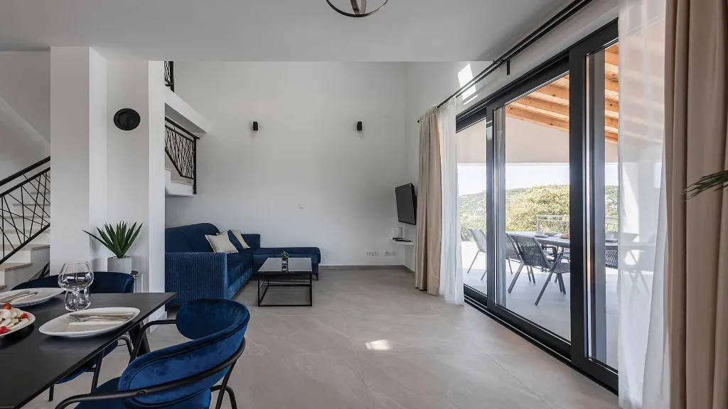 Modern Villa in Žman with Private Outdoor Pool