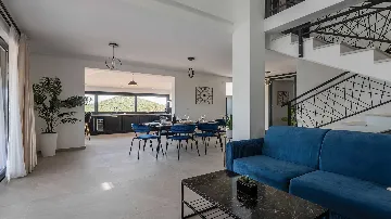 Modern Villa in Žman with Private Outdoor Pool