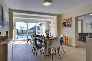 Seven-Bedroom Villa with Pool in Pula