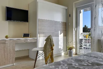 Seven-Bedroom Villa with Pool in Pula