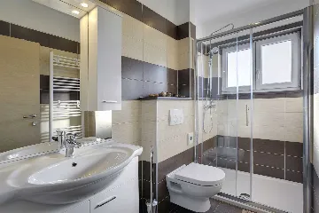 Seven-Bedroom Villa with Pool in Pula